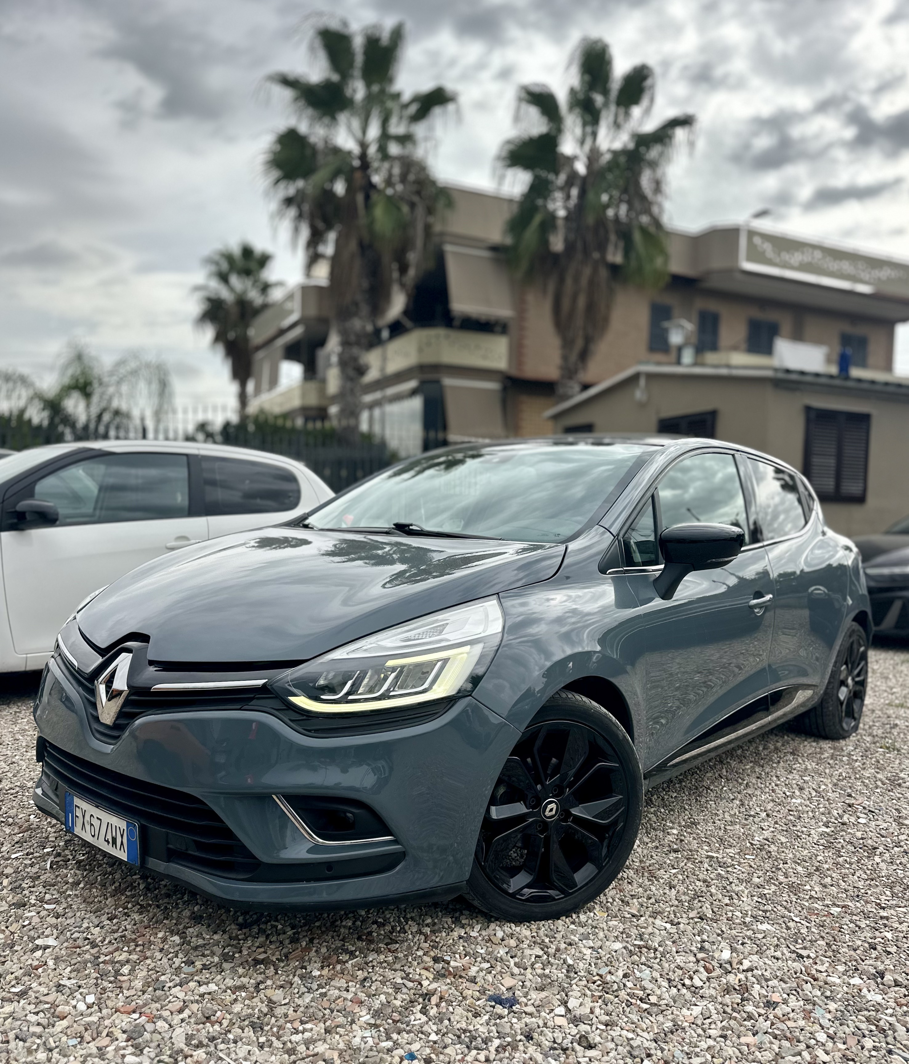 Renault Clio 1.5 dCi 75 CV Moschino Intense