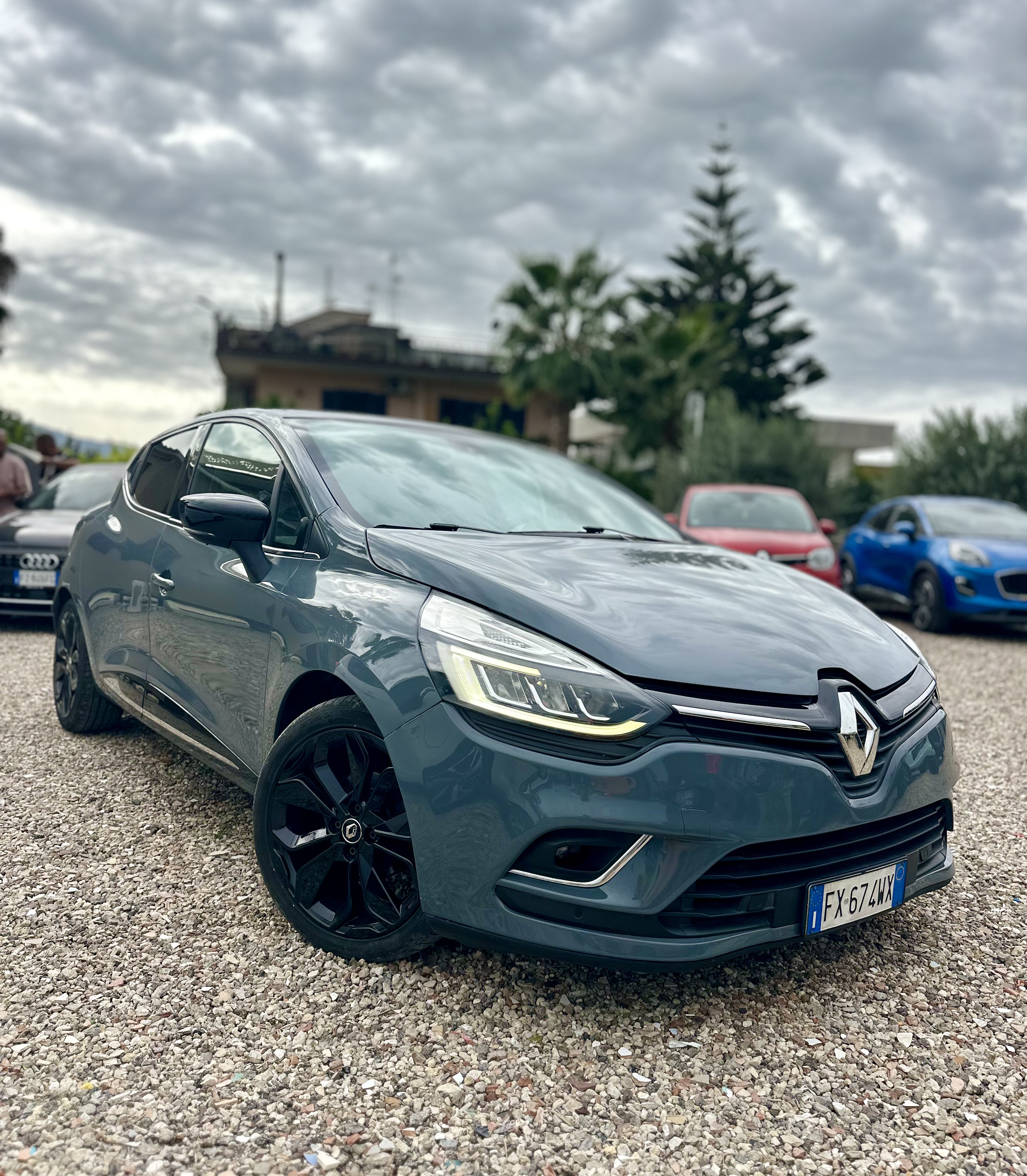 Renault Clio 1.5 dCi 75 CV Moschino Intense